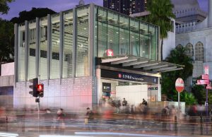 香港疫下復常之路 3年來首次 港鐵平安夜除夕夜恢復通宵服務