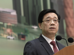 李家超宣布毋須掃「安心出行」取消黃碼