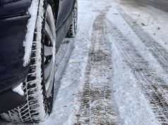 加拿大全國雪暴令交通癱瘓 汽車保險索賠急增一倍 附雪地開車5大貼士