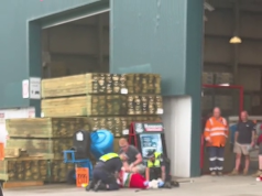 有片!聖誕老人被捕!遭墨爾本警察噴胡椒噴霧