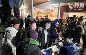 伯明翰港人年宵光時口號倒數 前區議員、流亡港人都有擺檔