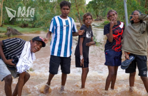 天降甘露 熱帶氣旋帶來暴雨 愛麗斯泉告別乾涸