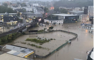 極端豪雨襲奧克蘭兩人死亡 機場關閉 全市進入緊急狀態