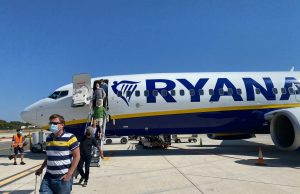 中國反擊各國檢疫限制 引述「權威醫學專家」指「不必要」