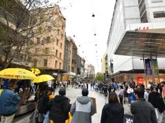 612反送中4周年 阿德萊德集會 小粉紅突襲搶市議員咪