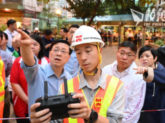 缺席聯合記者會 不斷卸責「百年一遇」 李家超黑雨襲港期間無影