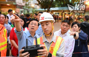 缺席聯合記者會 不斷卸責「百年一遇」 李家超黑雨襲港期間無影