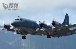 中國戰機再粗野攔截加軍軍機 最近僅5米 曾發射照明彈 加軍︰具挑釁性、不安全、不專業
