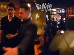 有片│杜魯多溫哥華晚膳 250親巴示威者包圍餐廳 喊立即停火口號 警護送離開 拘2男