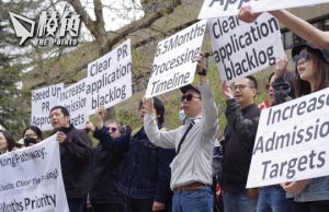 逾400人溫哥華卡加利請願 促正視救生艇永居申請積壓問題