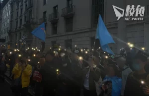 六四卅五|中國駐倫敦大使館外集會 300人持燭光悼念