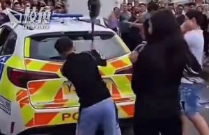 列斯騷亂| 居民放火燒巴士 有小童襲擊警車