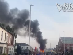 因應全國多地騷亂 英國警力增強清真寺戒備