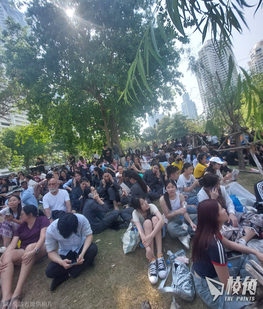 地震發生後公園坐滿暫避民眾。(受訪者提供相片)